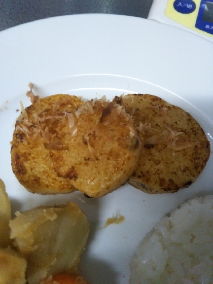 シソないので、おすすめの鰹節をかけて。
サクサクで美味しかったです。