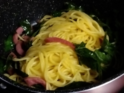 ベーコンと生バジルのパスタ