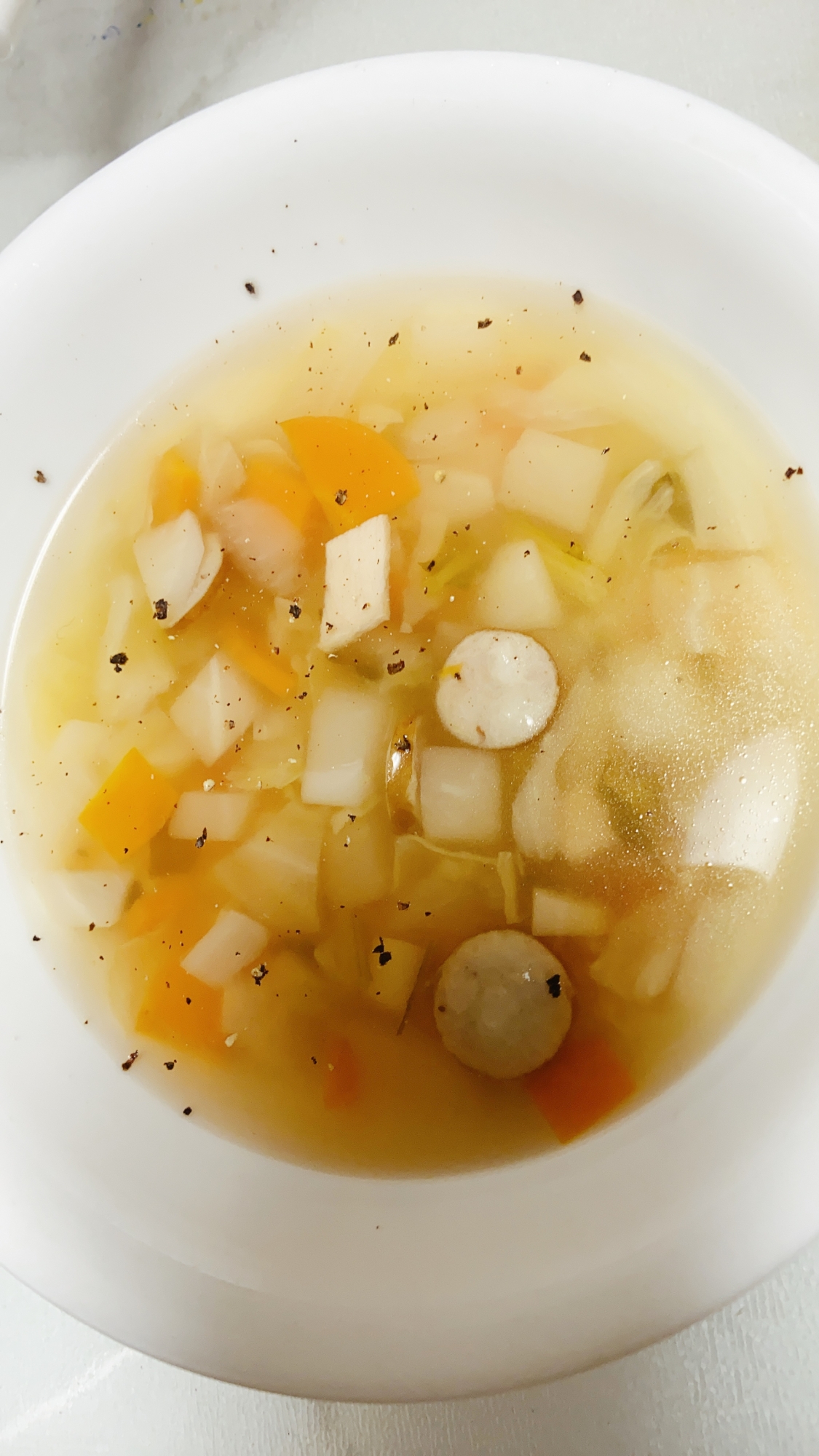 野菜たっぷり簡単コンソメスープ
