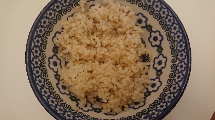 こんばんは(^-^)
玄米も一晩水に浸けると柔らかく仕上がるのですね♪
上手く炊けました(*^^*)
レシピありがとうございます。