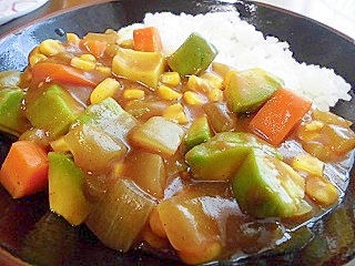 アボカドとコーンの野菜カレー