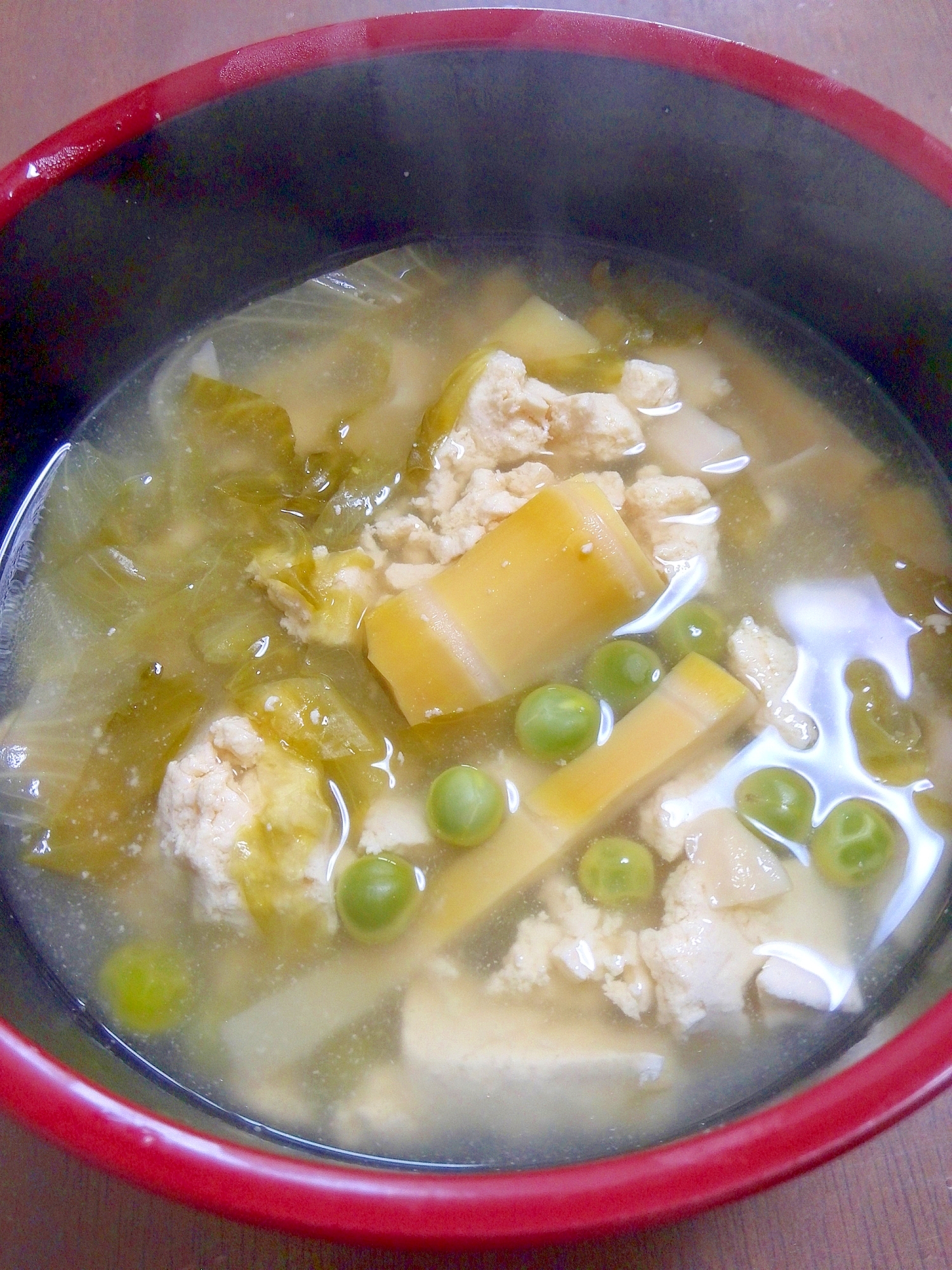 くずし豆腐とタケノコ、グリンピースのスープ