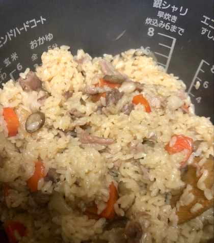 舞茸と人参と油揚げの炊き込みご飯☆