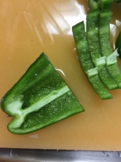 青椒肉絲 切り方の画像あり レシピ 作り方 By はるっちじゅんじ 楽天レシピ