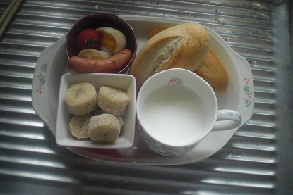 おはようございま～す。これは昨日の朝食に頂いたもので～す。（実は今日もあります。）いつも美味しく頂いてま～す。
(*^_^*)