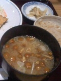 定番　なめこと豆腐の　みそ汁