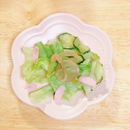 みょうがの甘酢漬けでサラダ