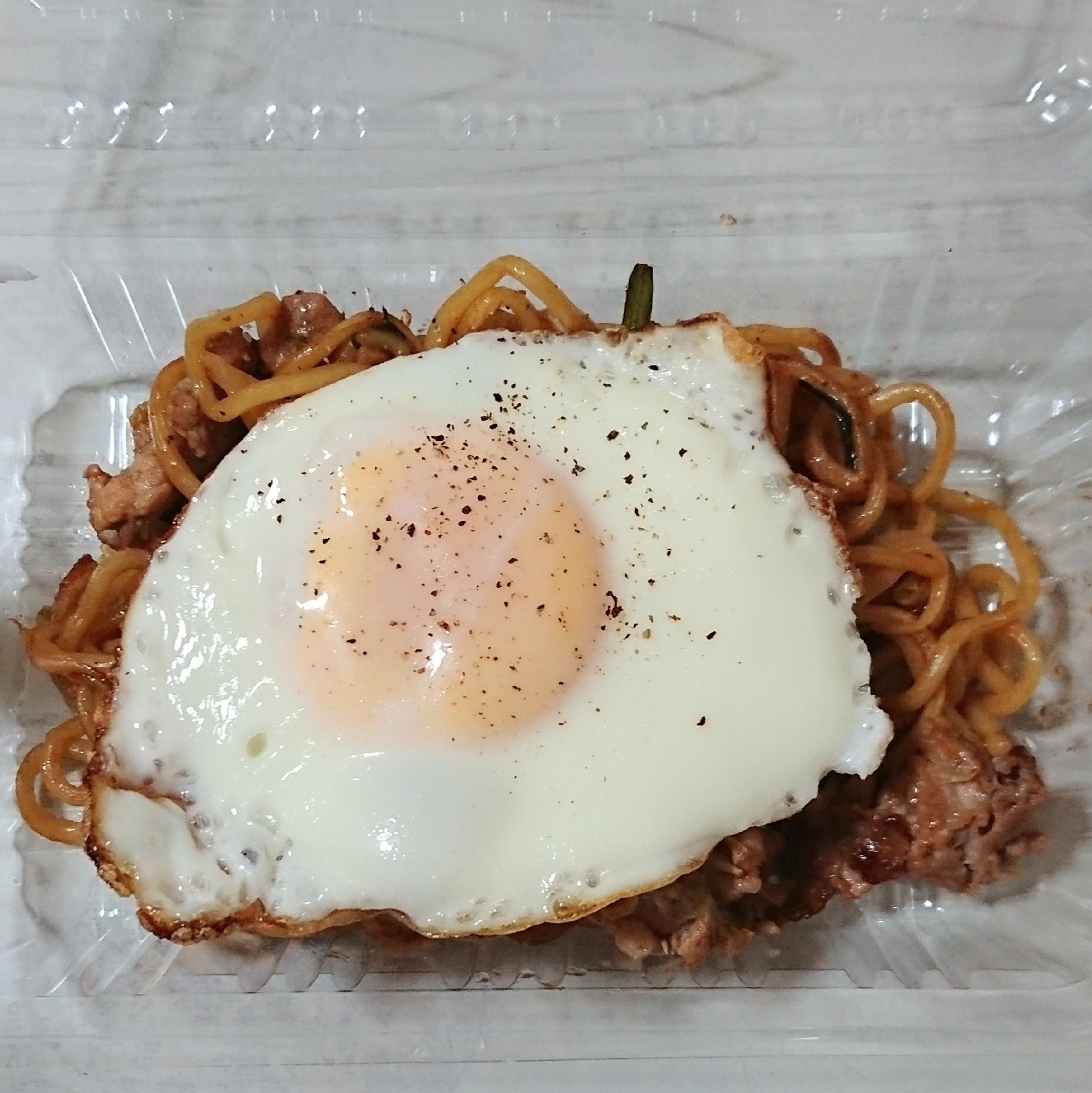 おうちでお祭り！目玉焼きトッピング焼きそば