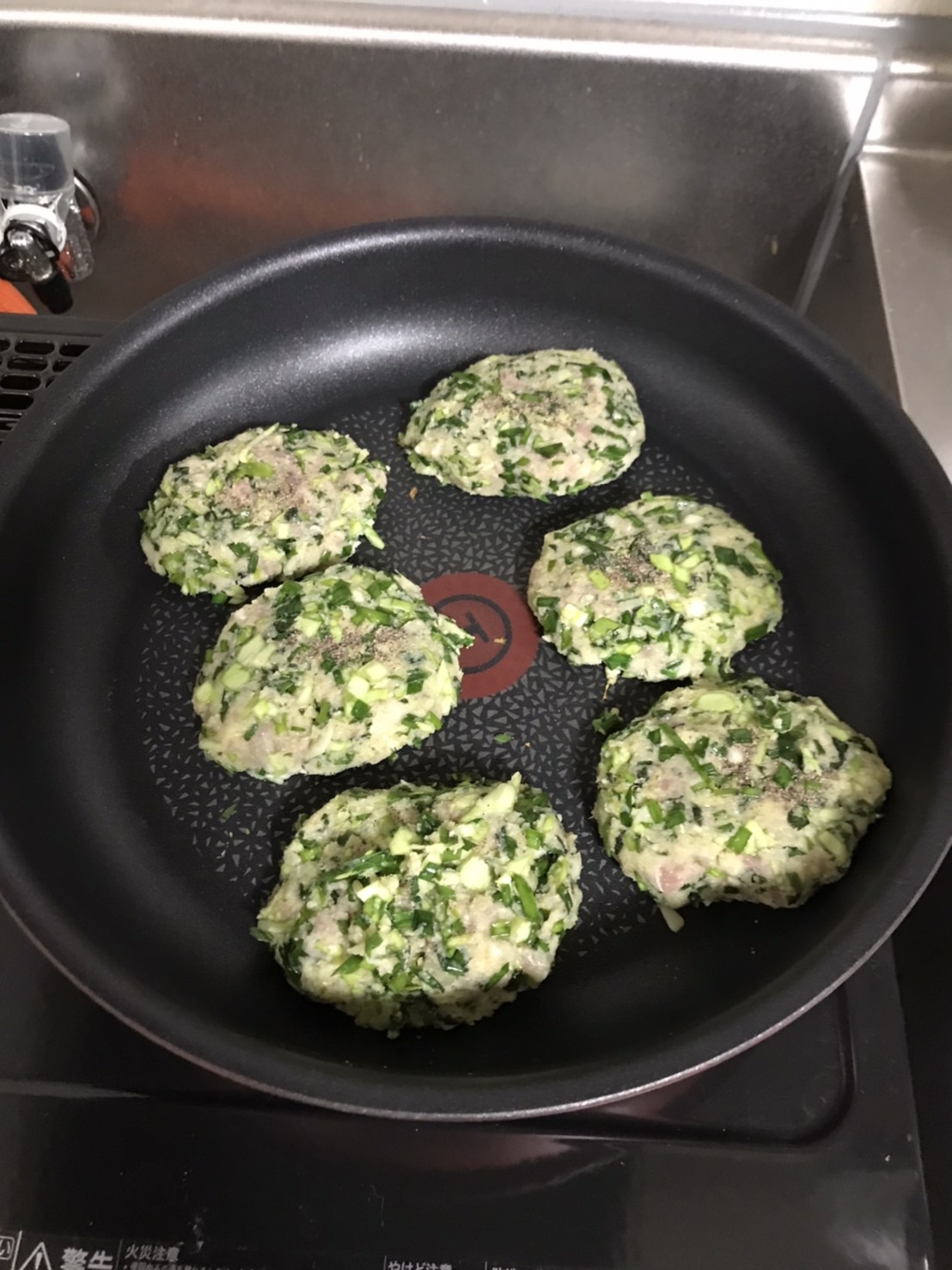 ニラとキャベツがメインの野菜バーグ