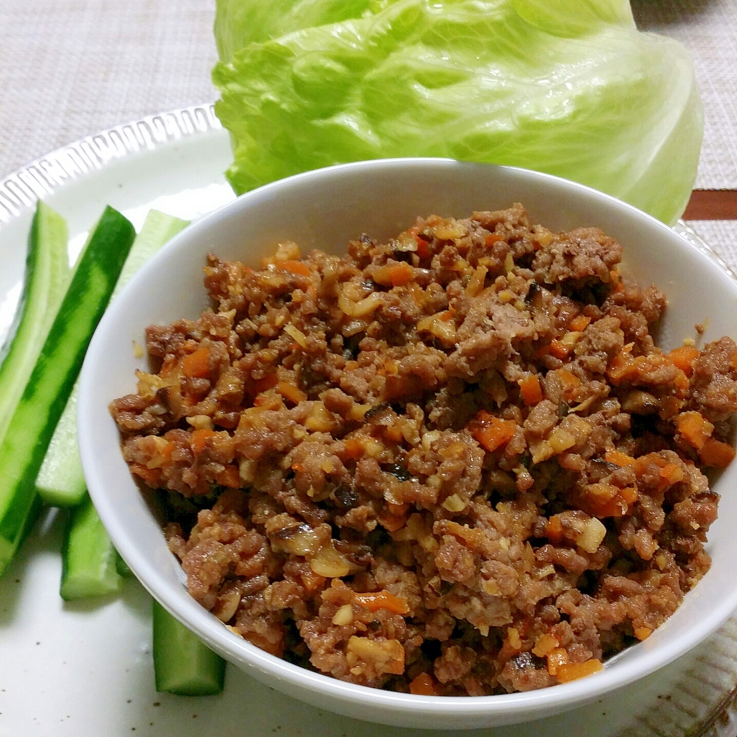 パーティーにも☆コク旨レタスの肉味噌包み