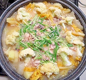 タジン鍋で作る！野菜たっぷり鯖缶のクリームシチュー
