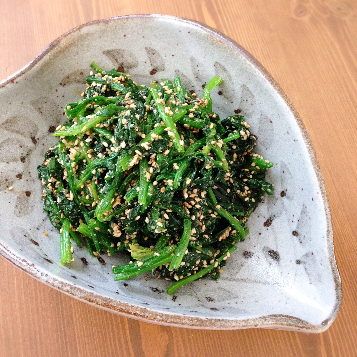 栄養たっぷり！ほうれん草の胡麻和え