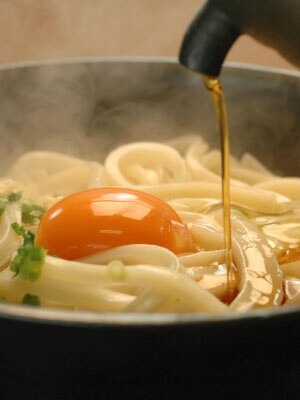 超簡単 まぜまぜ釜玉うどん レシピ 作り方 By 楽天出店店舗 さぬきうどんの亀城庵 楽天レシピ