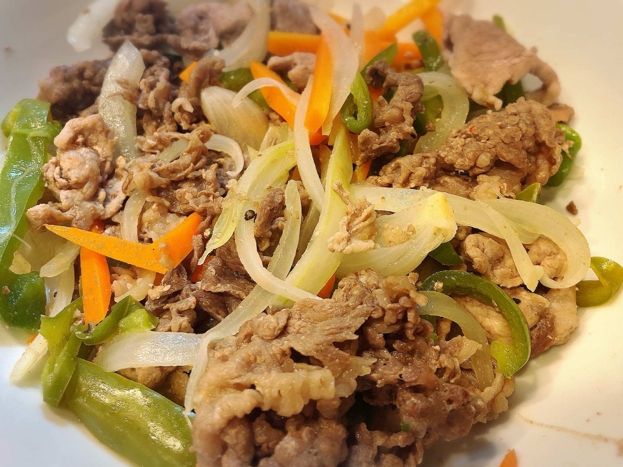 シンプル味付けのガーリック野菜炒め