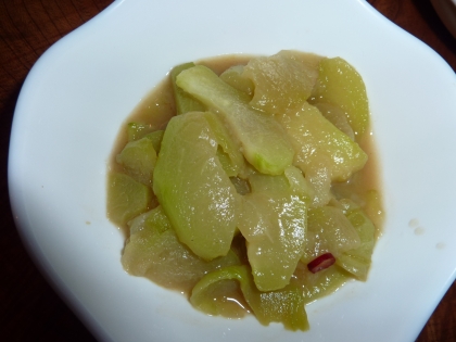 ハヤト瓜は炒めたり漬けたりして食べていたのですが、煮てもやわらかくておいしいですね。ごちそうさまでした。