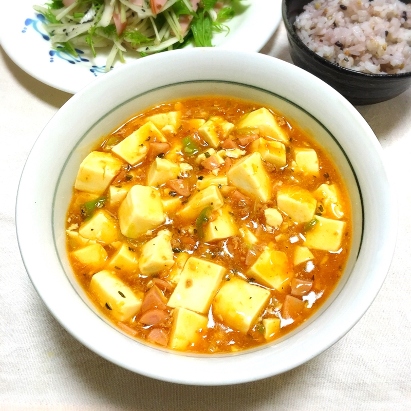 ウインナーで肉感アップ♪市販の素で簡単麻婆豆腐♡