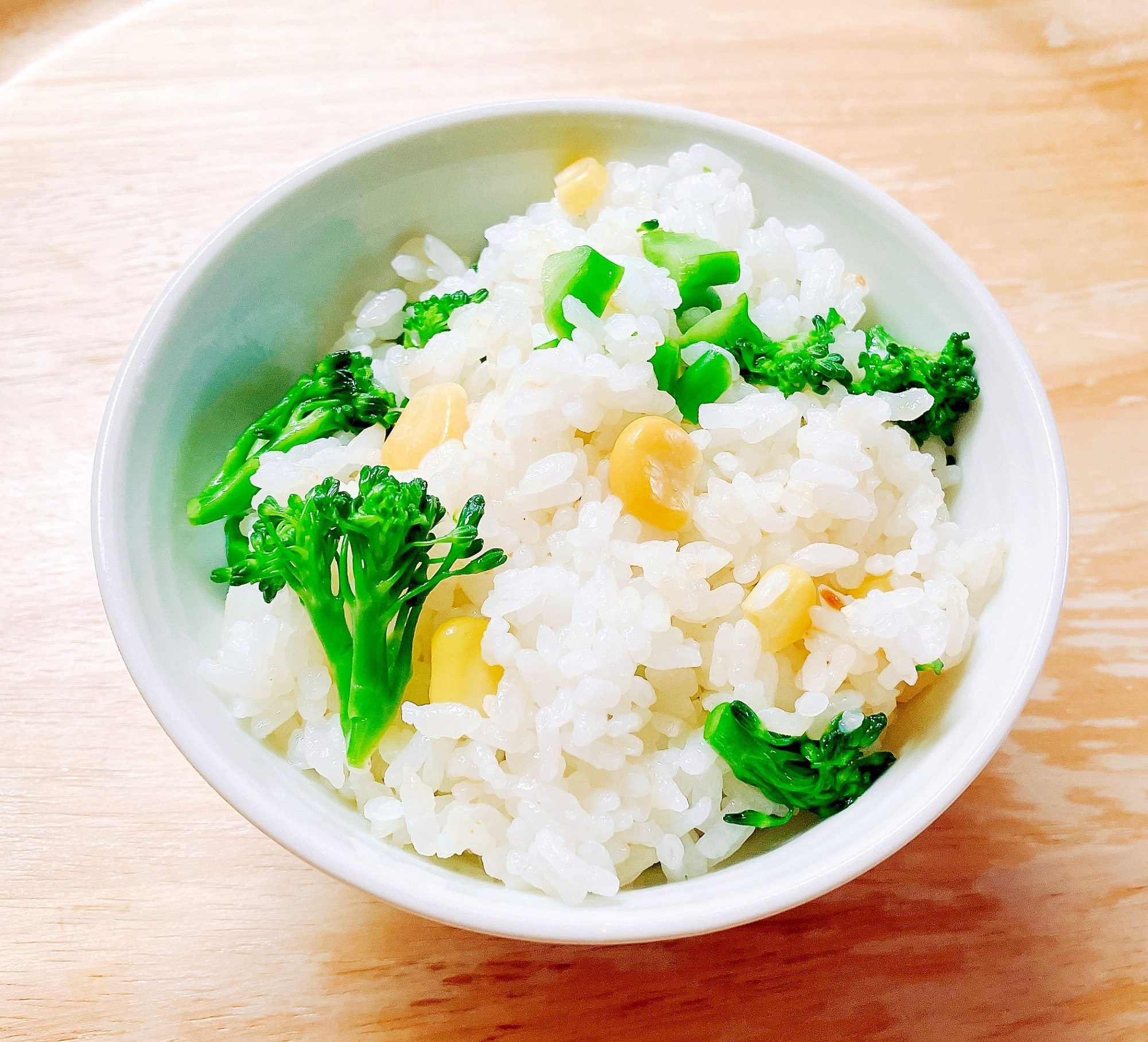 ブロッコリーとコーンのコンソメ混ぜご飯