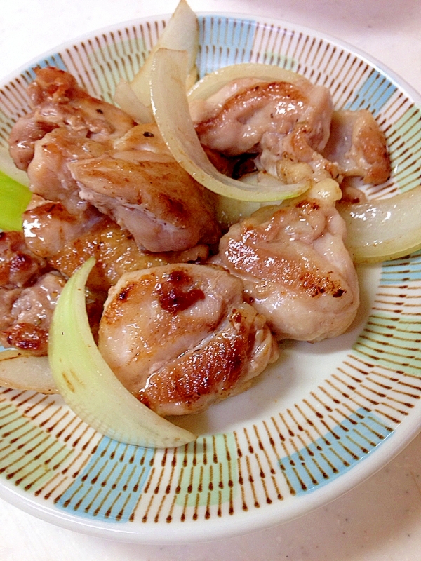 鶏もも肉と玉ねぎのソテー