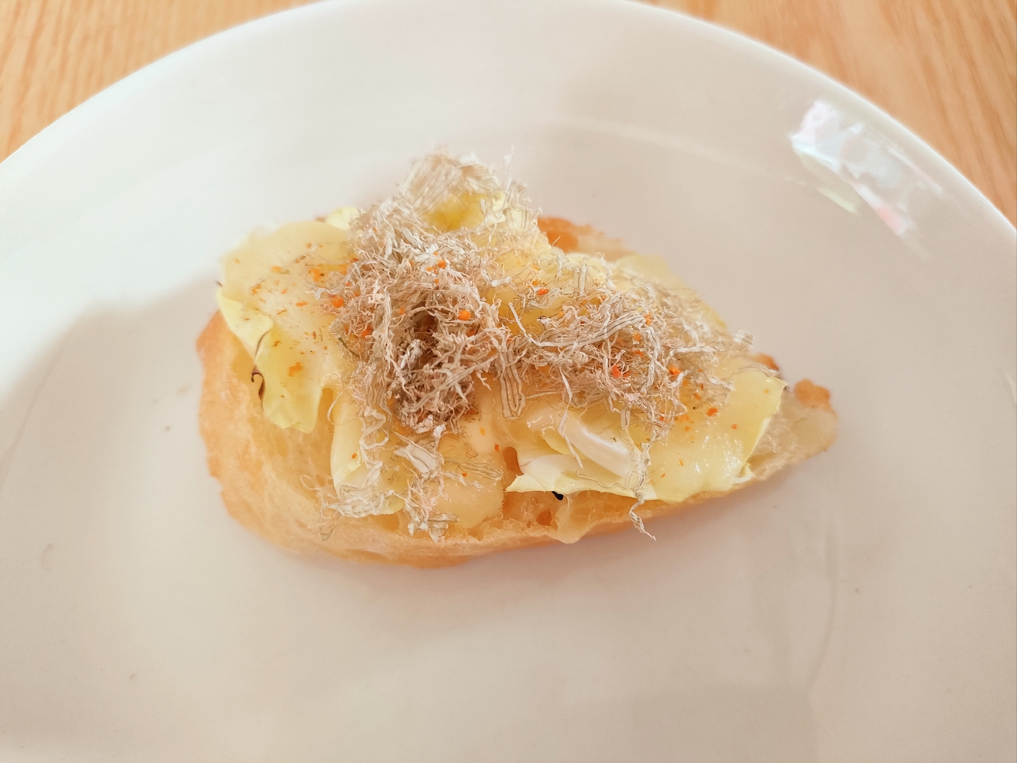 七味がけ☆キャベツととろろ昆布のチーズトースト