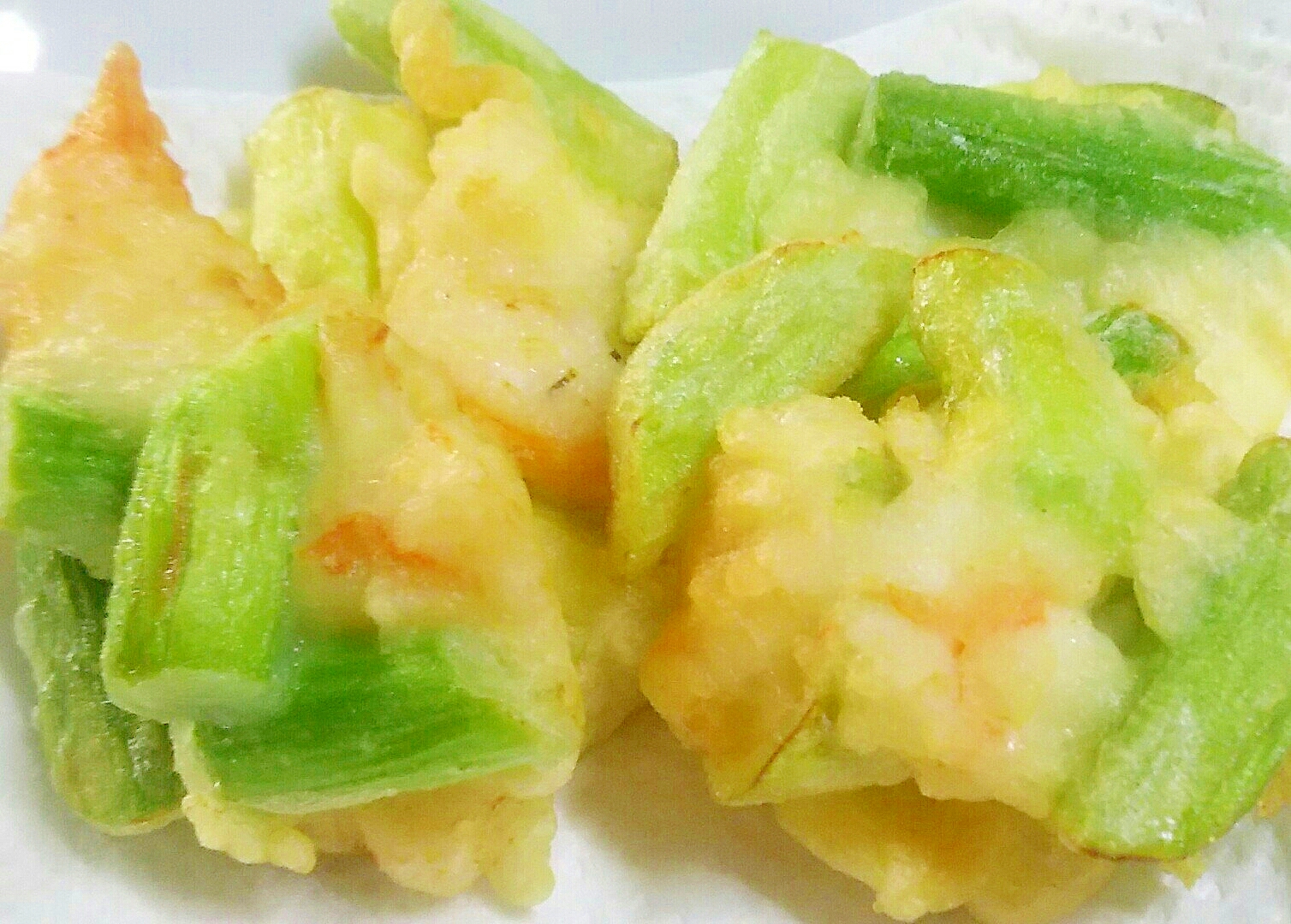 アスパラガスとえびのかき揚げ