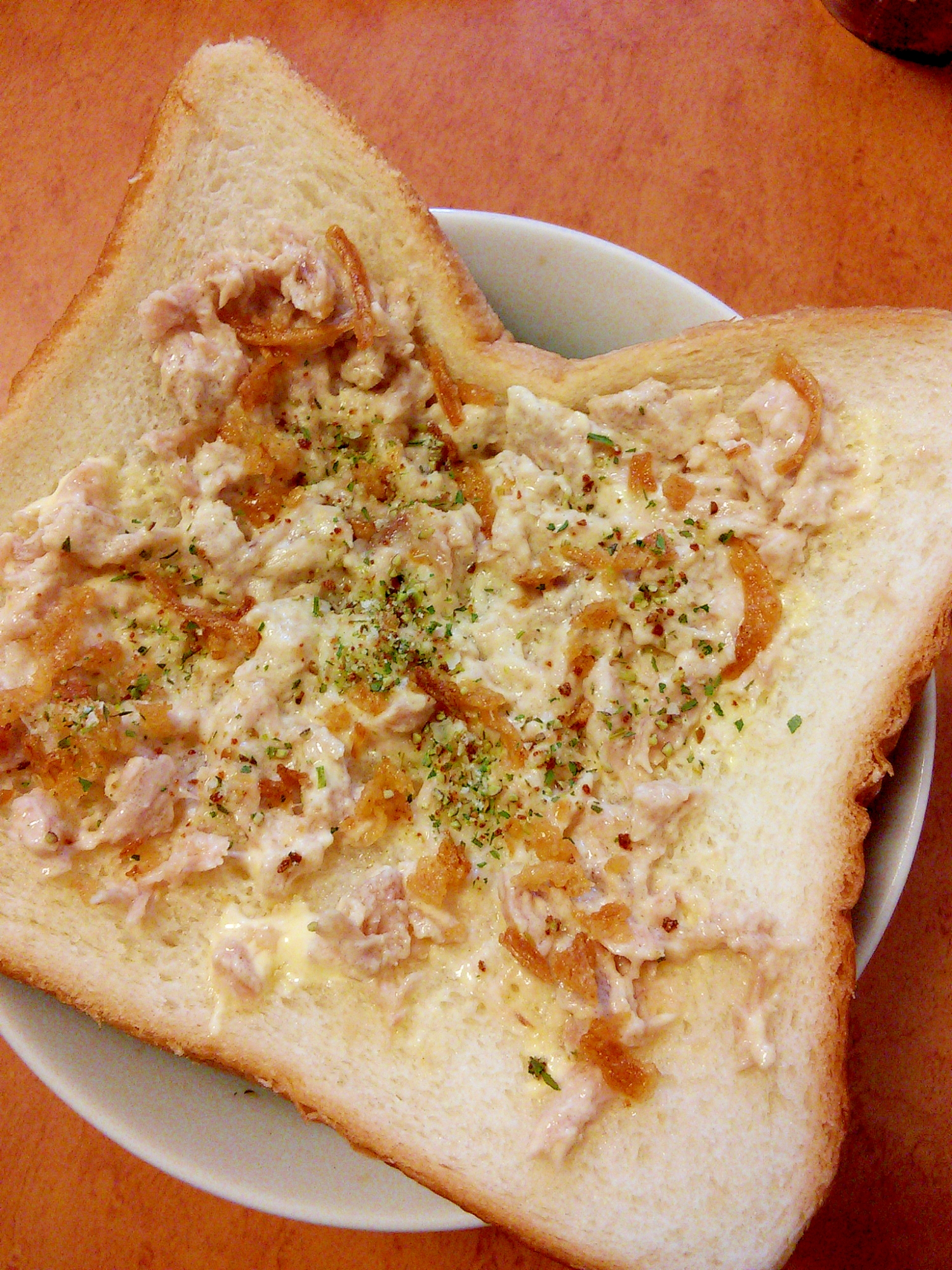 簡単♪朝ごパン♪ツナマヨフライドオニオンのせ食パン