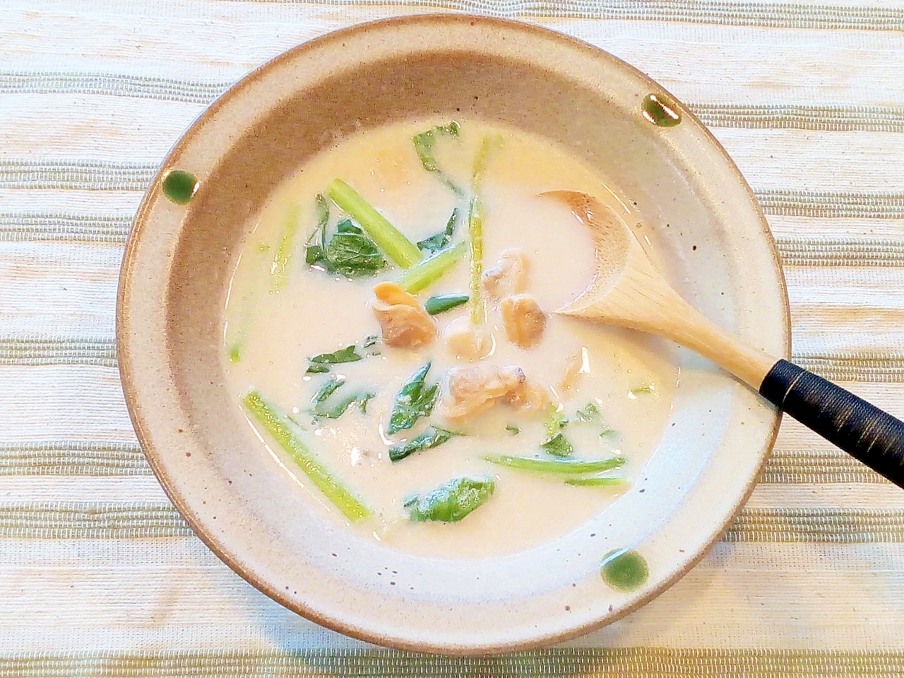 角煮茹で汁で♡小松菜とシーフードの豆乳スープ