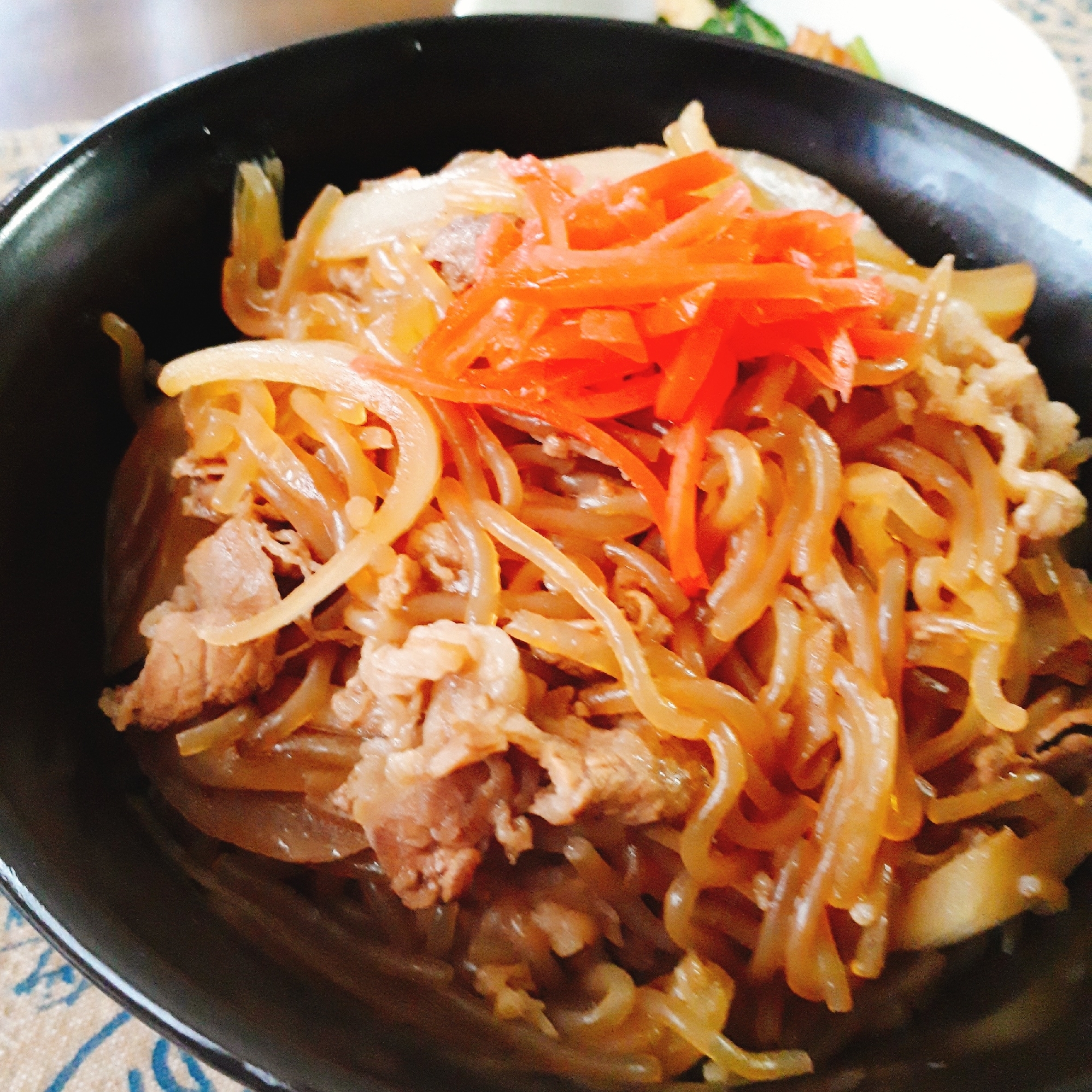 しらたきでかさ増し 甘辛牛丼 レシピ 作り方 By Katsuma 楽天レシピ しらたきでかさ増し 甘辛牛丼 レシピ 作り方 By Katsuma 楽天レシピ