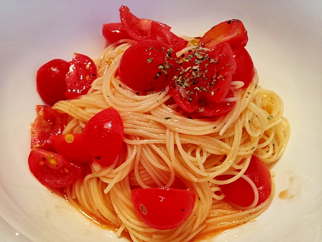 冷製カッペリーニの黒酢トマトソース