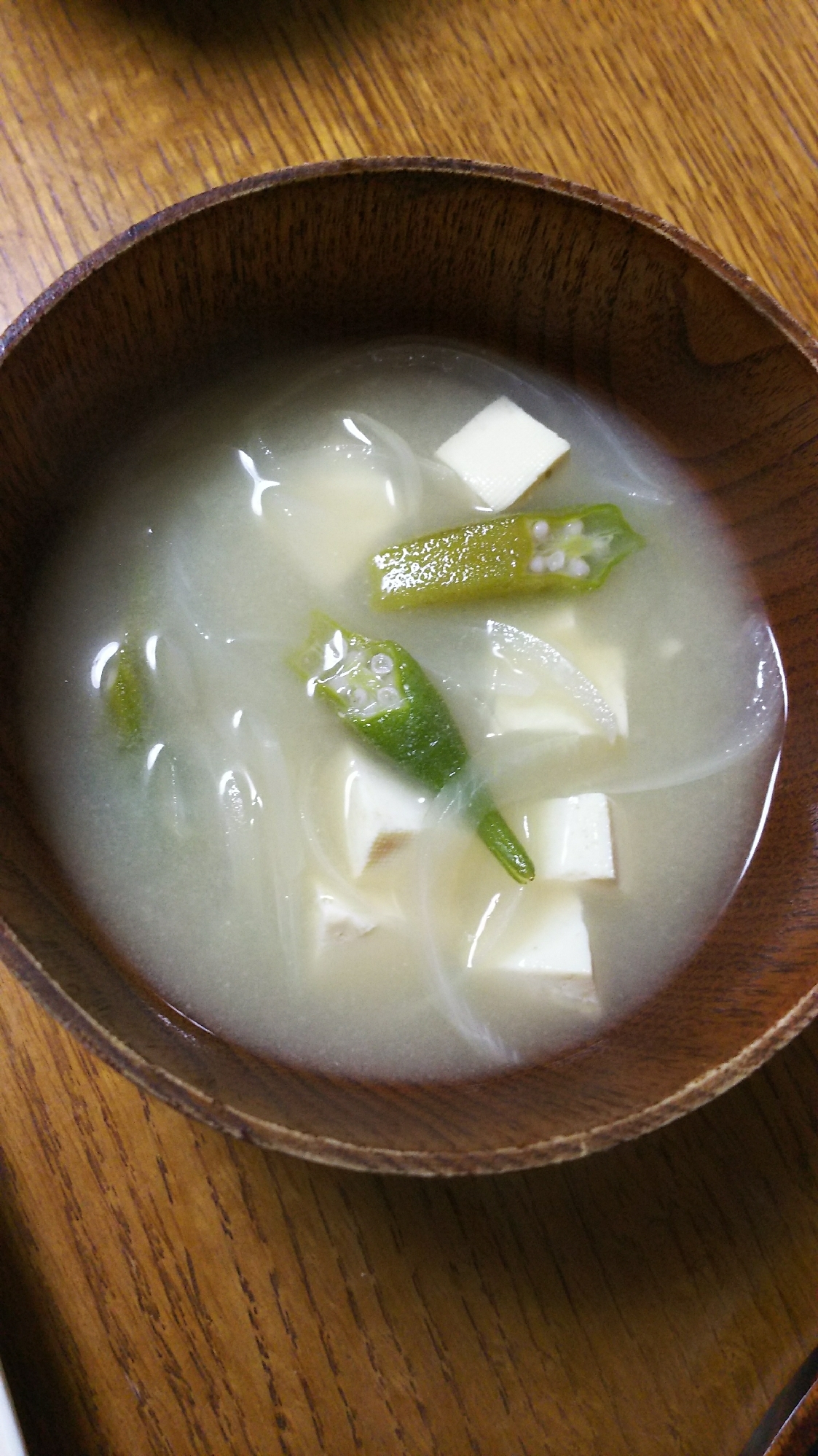 玉ねぎ&オクラ&豆腐のお味噌汁