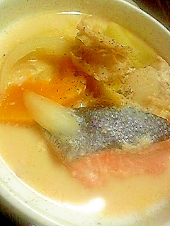 鮭とキャベツのミルク鍋。