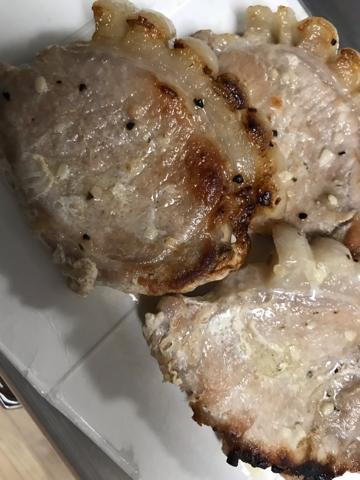 豚肉ロースでガーリックオニオン風味ステーキ