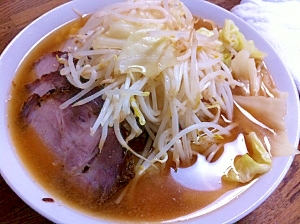 野菜たっぷりラーメン