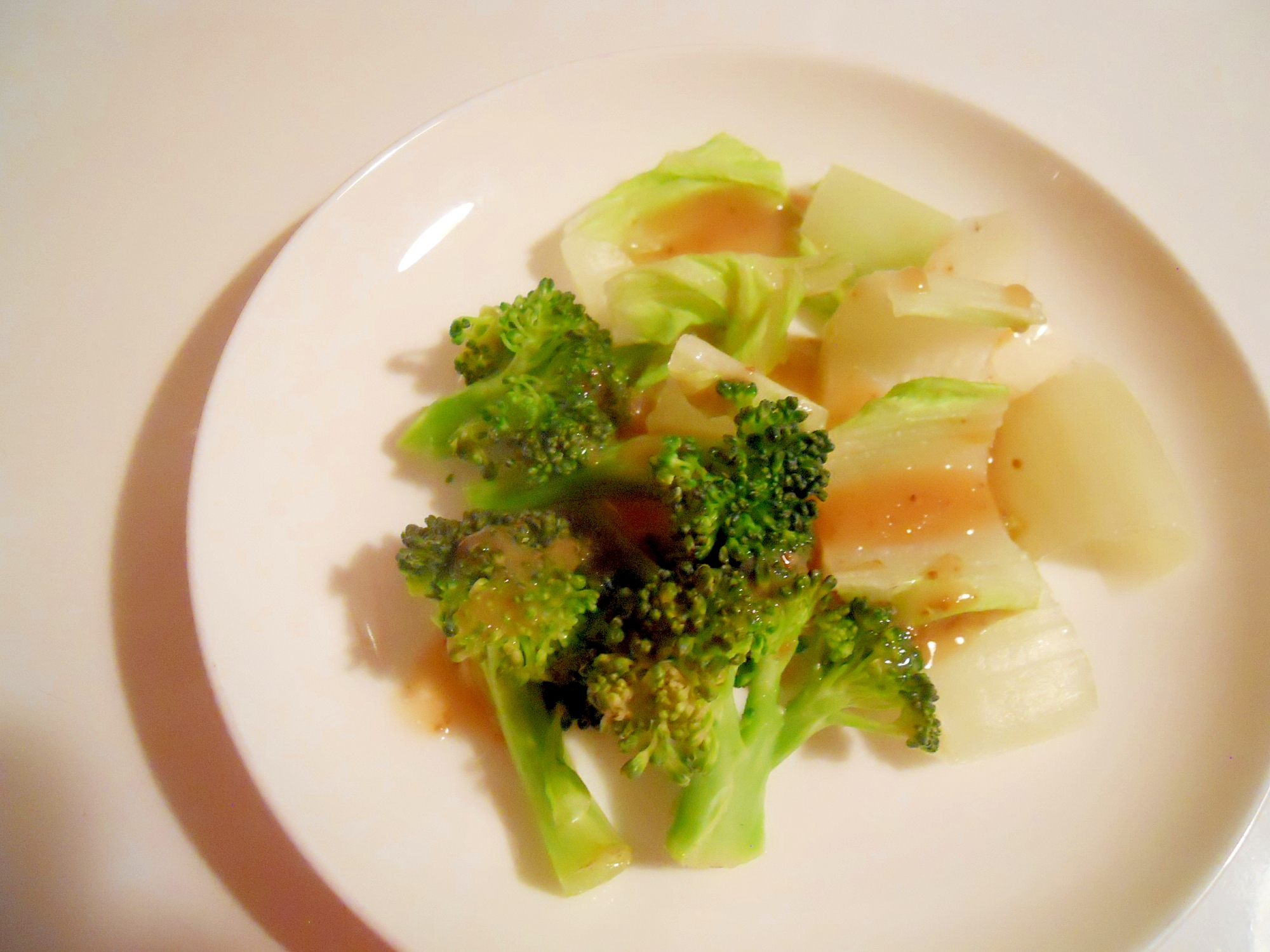 玉ねぎドレで☆　ブロッコリーと山東菜の茎　温サラダ