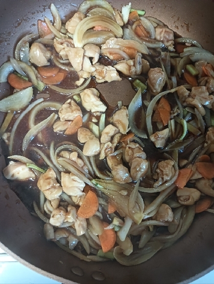 鶏と根菜のピリ辛甘酢炒め