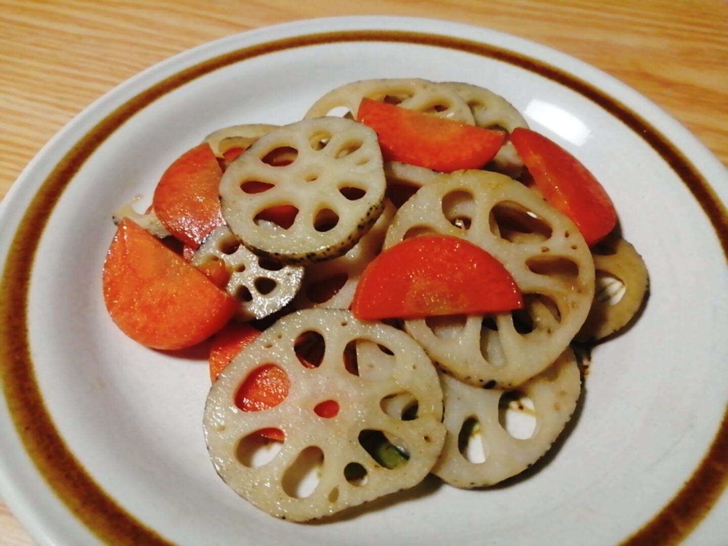 れんこんと人参のバター醤油炒め