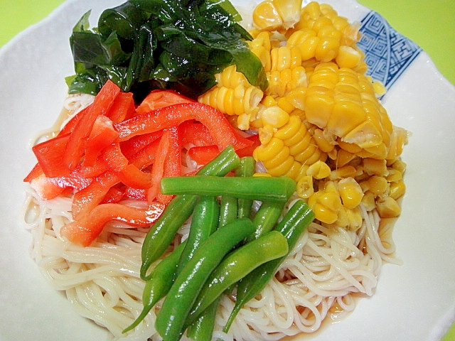 とうもろこしインゲンパプリカの夏野菜冷やし素麺