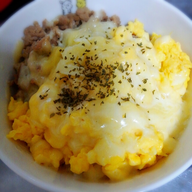 簡単 味噌そぼろチーズ丼 レシピ 作り方 By ゆいか1221 楽天レシピ