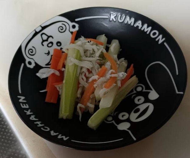 しらす　にんじん　セロリ　炒め物