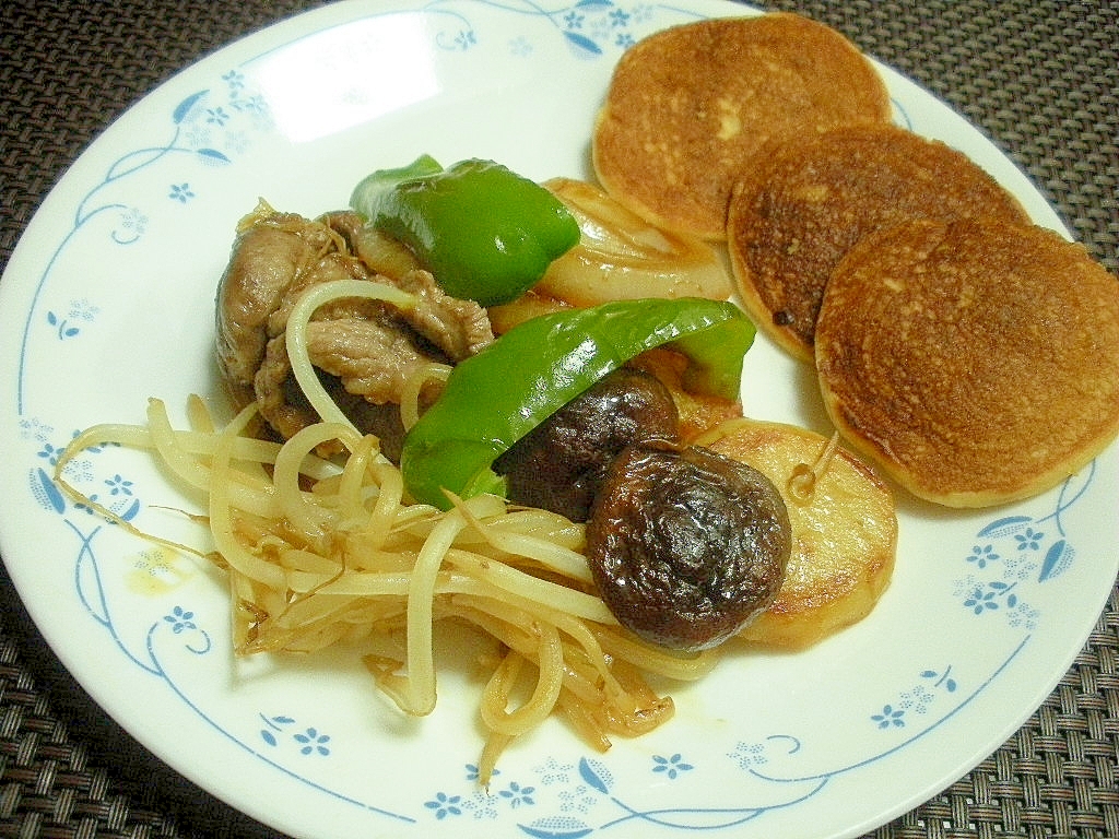 ジンギスカンと大豆粉パンケーキの夕食ワンプレ♪