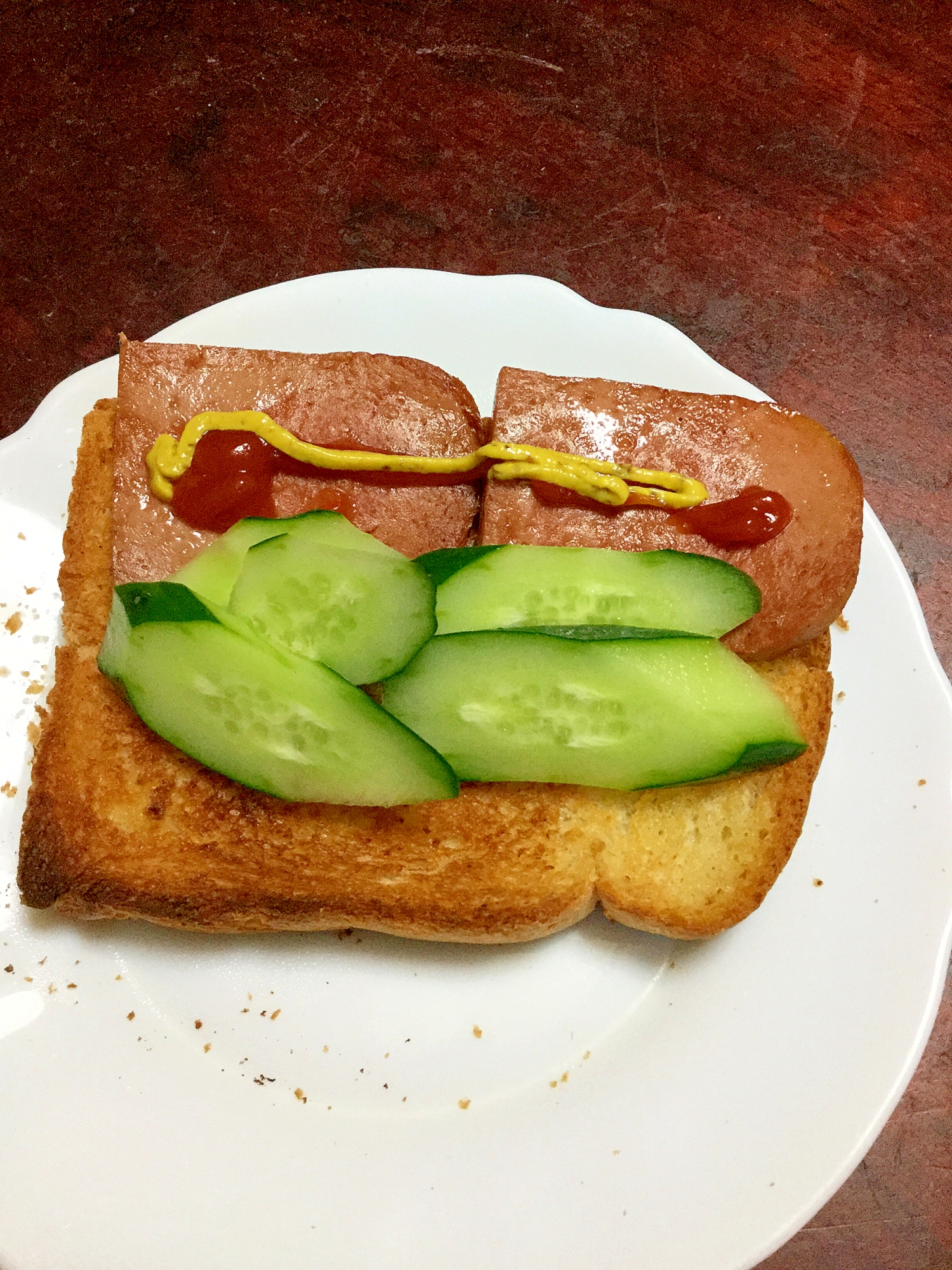 焼チキンスパムとキュウリの総菜パン！