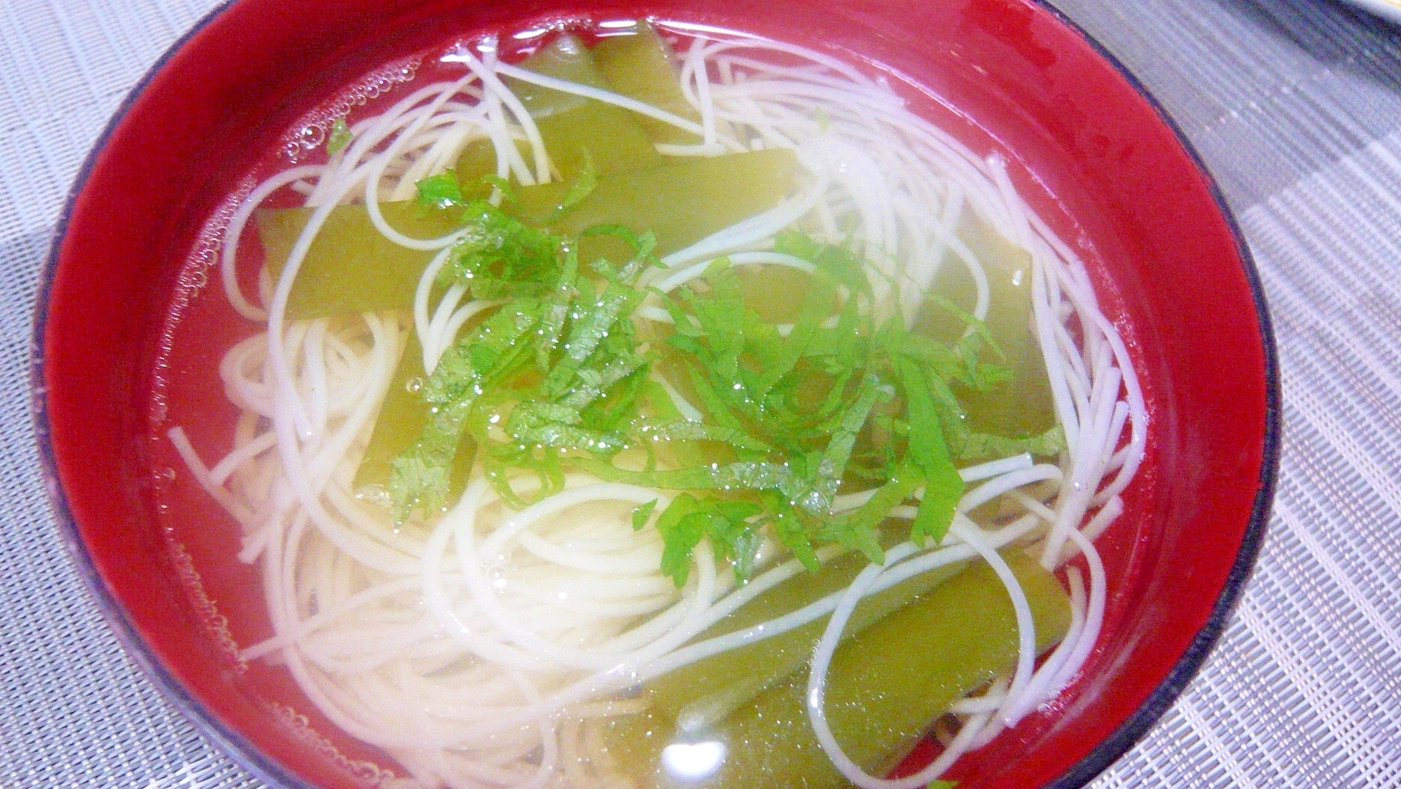 ♥　茎ワカメたっぷり！　大葉香るにゅう麺　♥