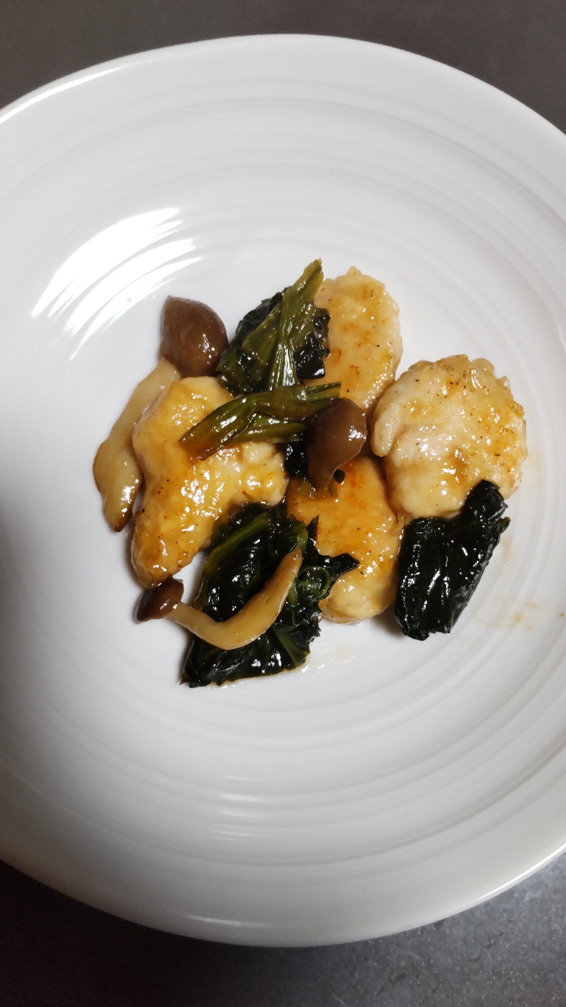 鶏胸肉と小松菜炒め