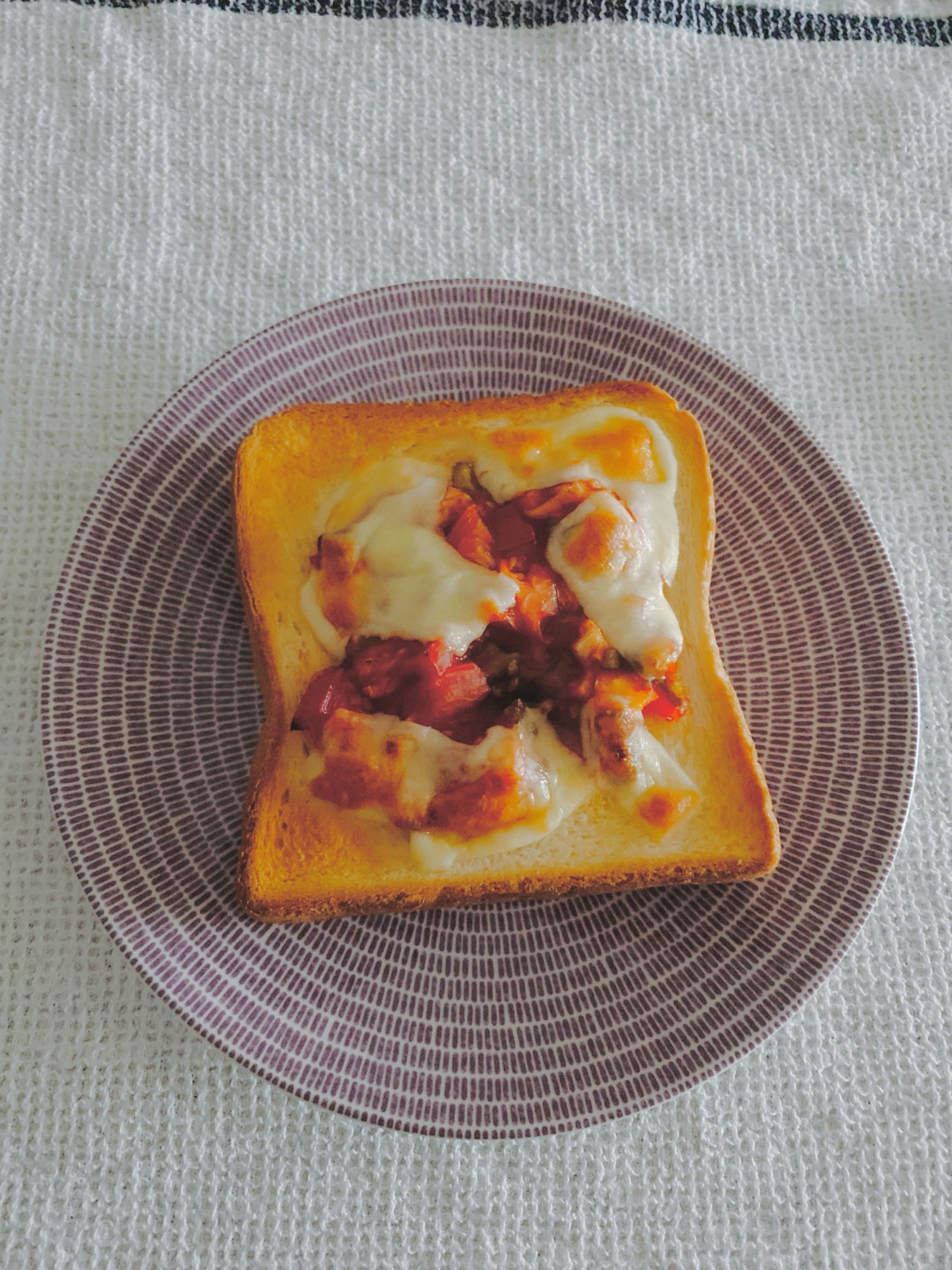 サルサソースピザトースト