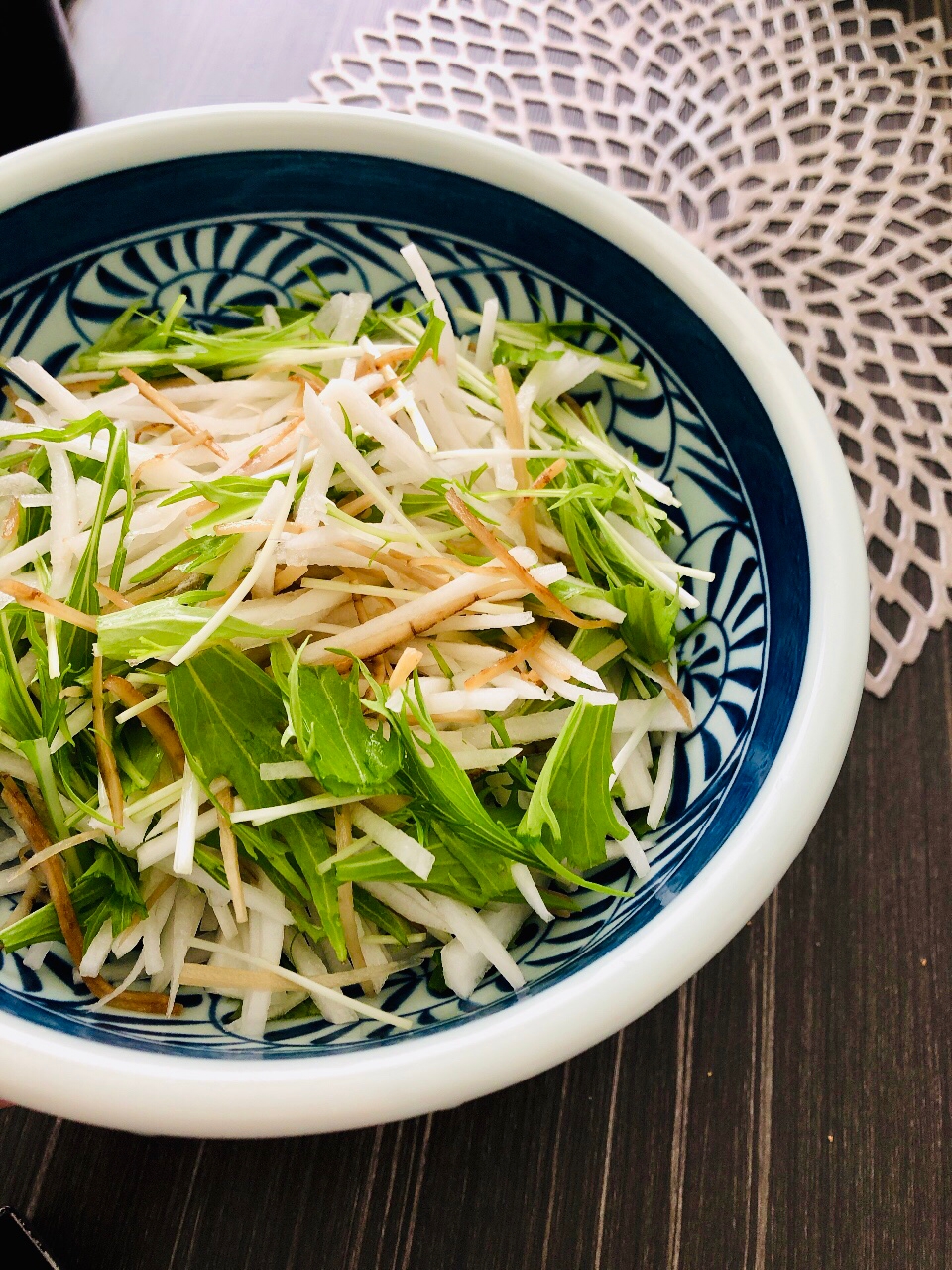 ごぼうがアクセント☆大根と水菜のサラダ