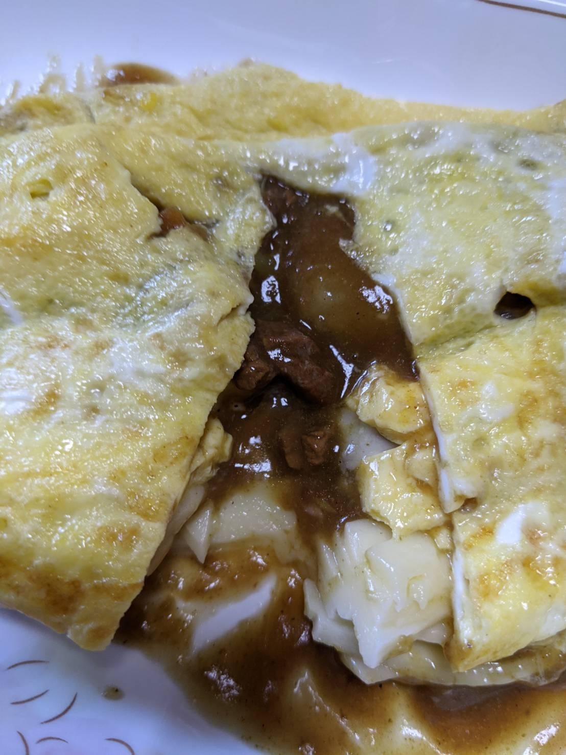 カレーとチーズのトロトロオムレツ