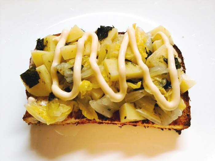白菜とジャガイモと味付け海苔のトースト