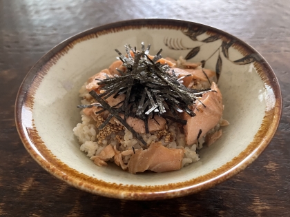 ホットスモークサーモン丼