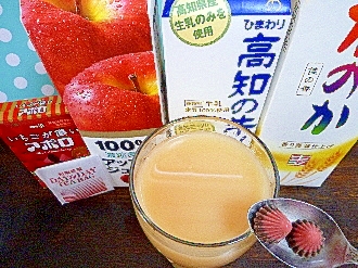 ホット☆苺が濃いアポロ入アップルミルクティー酒