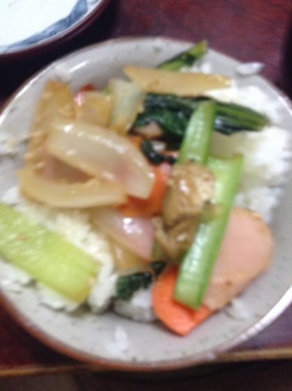小松菜は彩りも華やぎますよね。
ごちそーさま。