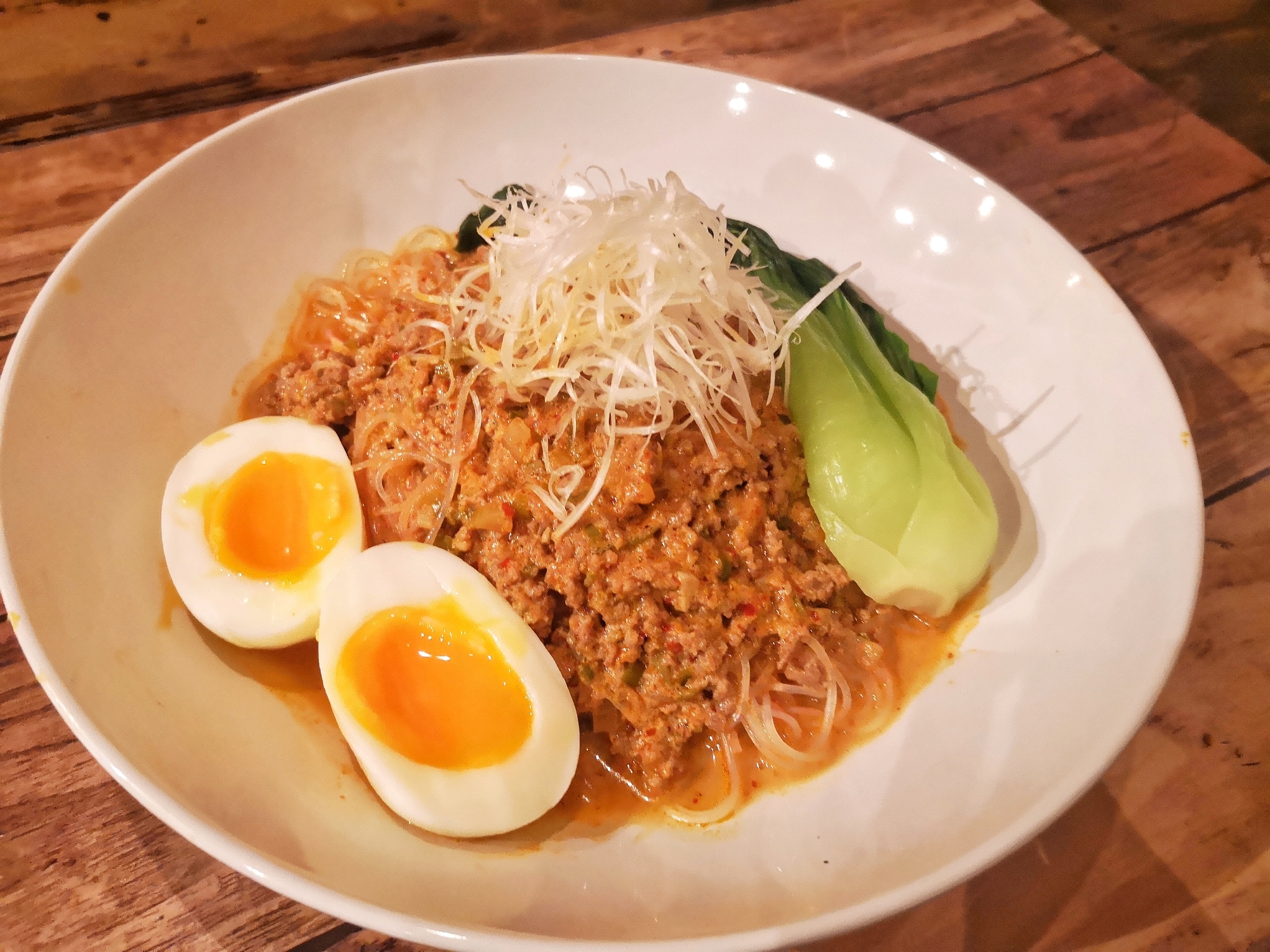 豆乳でまろやか汁なし混ぜ坦々麺